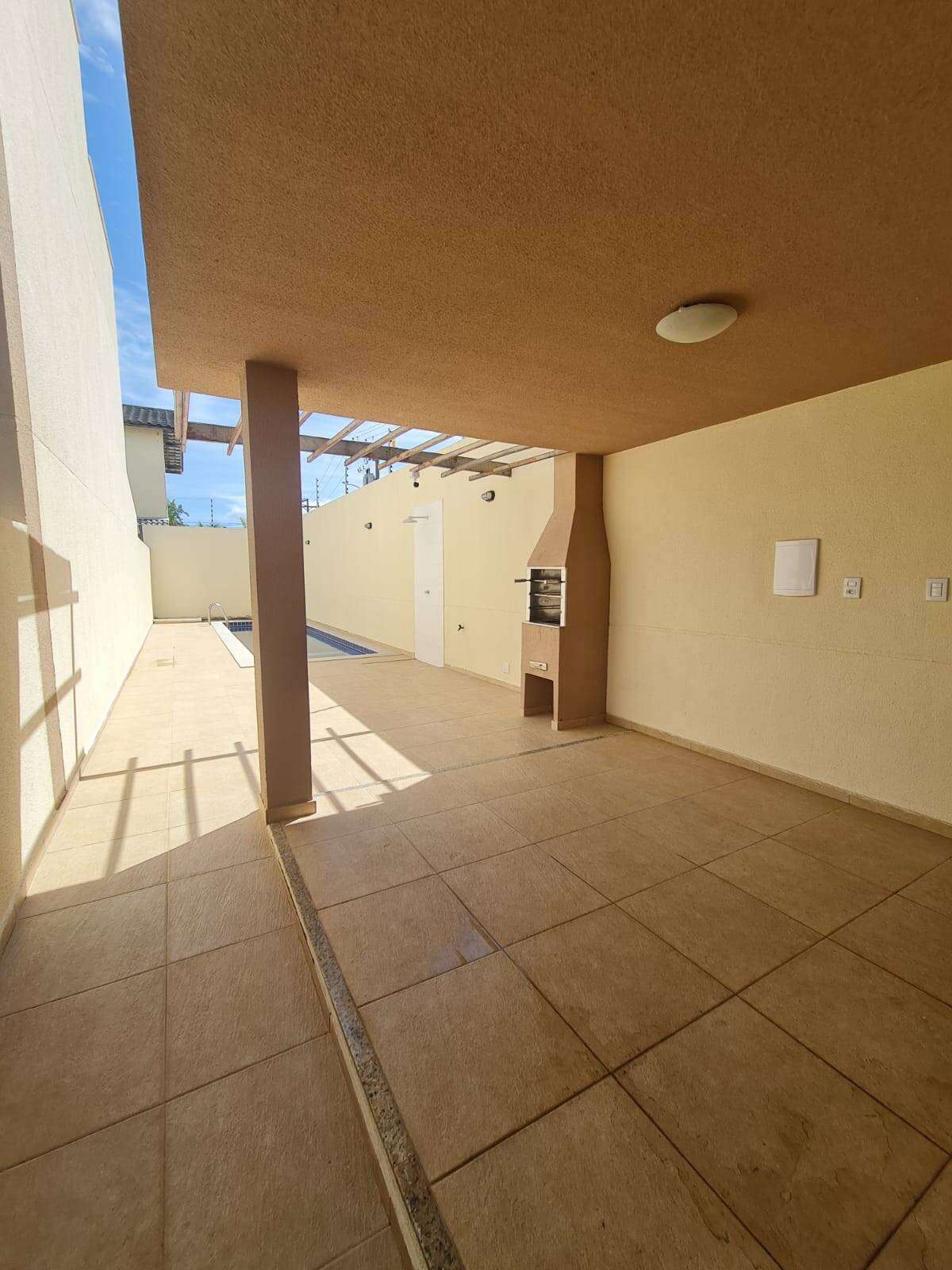 Casa à venda com 2 quartos, 81m² - Foto 3