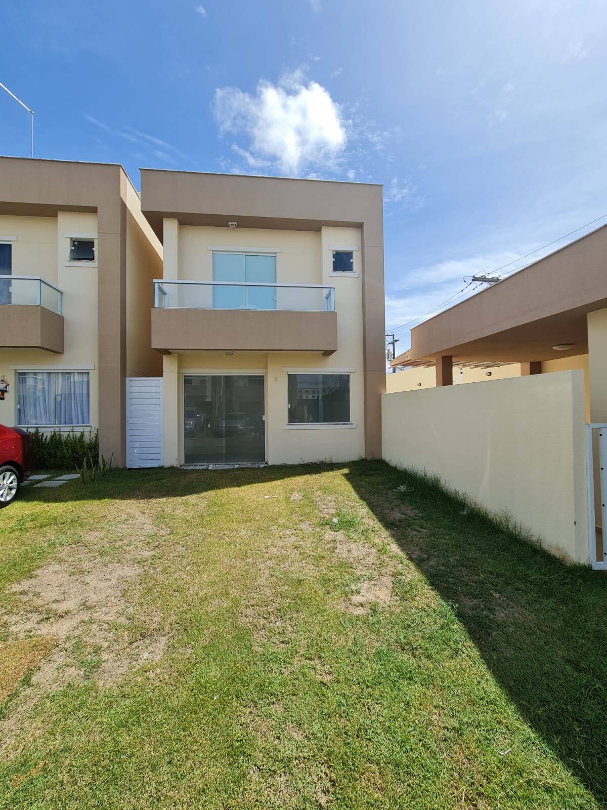 Casa à venda com 2 quartos, 81m² - Foto 1