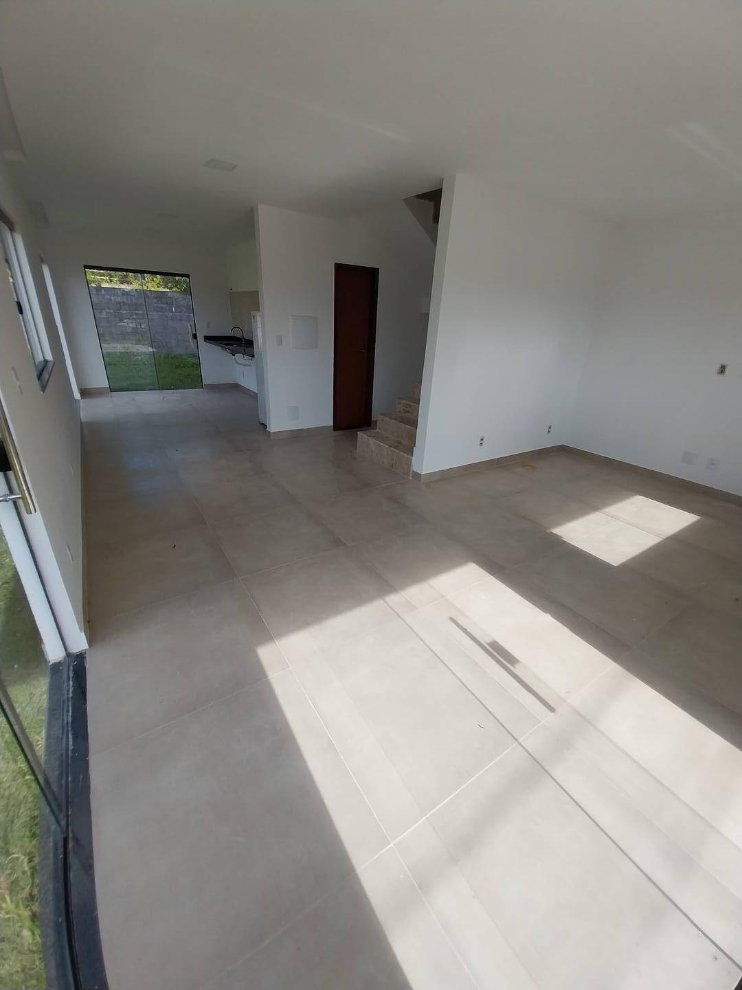 Casa à venda com 3 quartos, 12m² - Foto 4