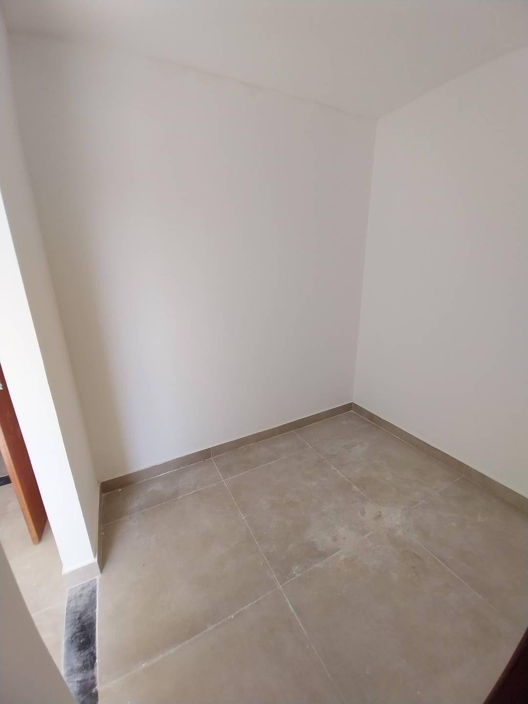 Casa à venda com 3 quartos, 12m² - Foto 18