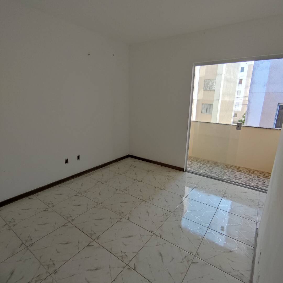 Casa à venda com 3 quartos, 90m² - Foto 12