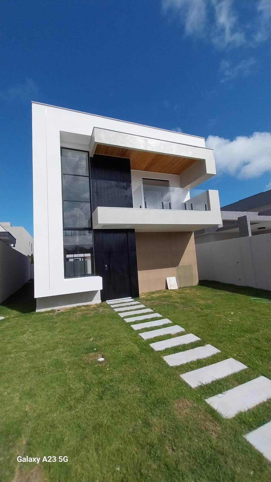 Casa à venda com 3 quartos, 200m² - Foto 1