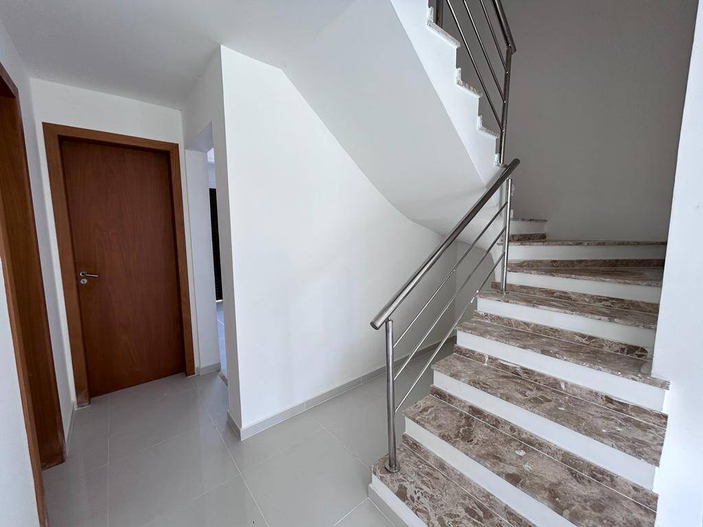 Casa à venda com 4 quartos, 110m² - Foto 14