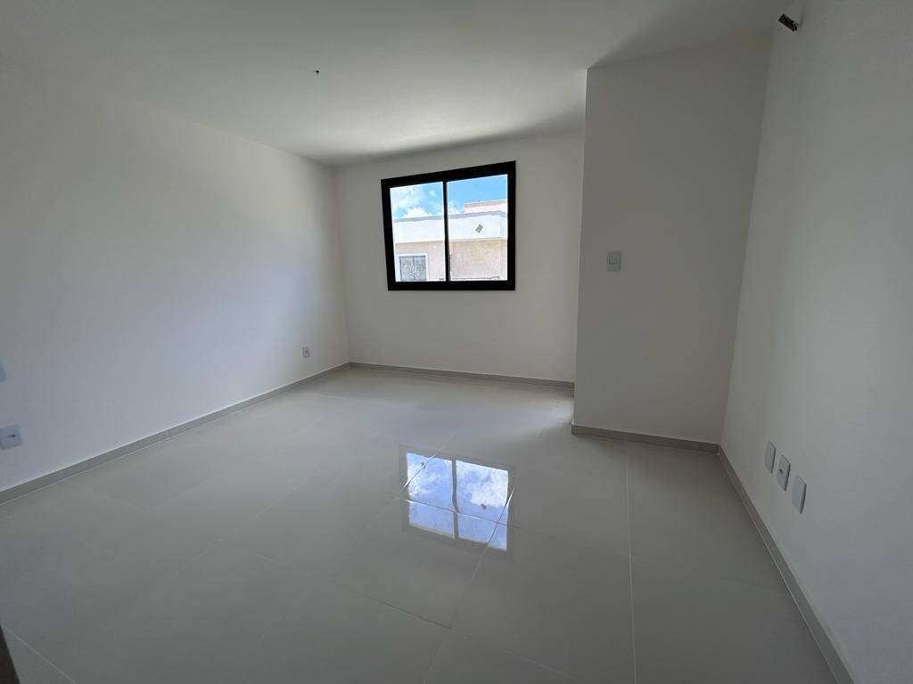 Casa à venda com 4 quartos, 110m² - Foto 18