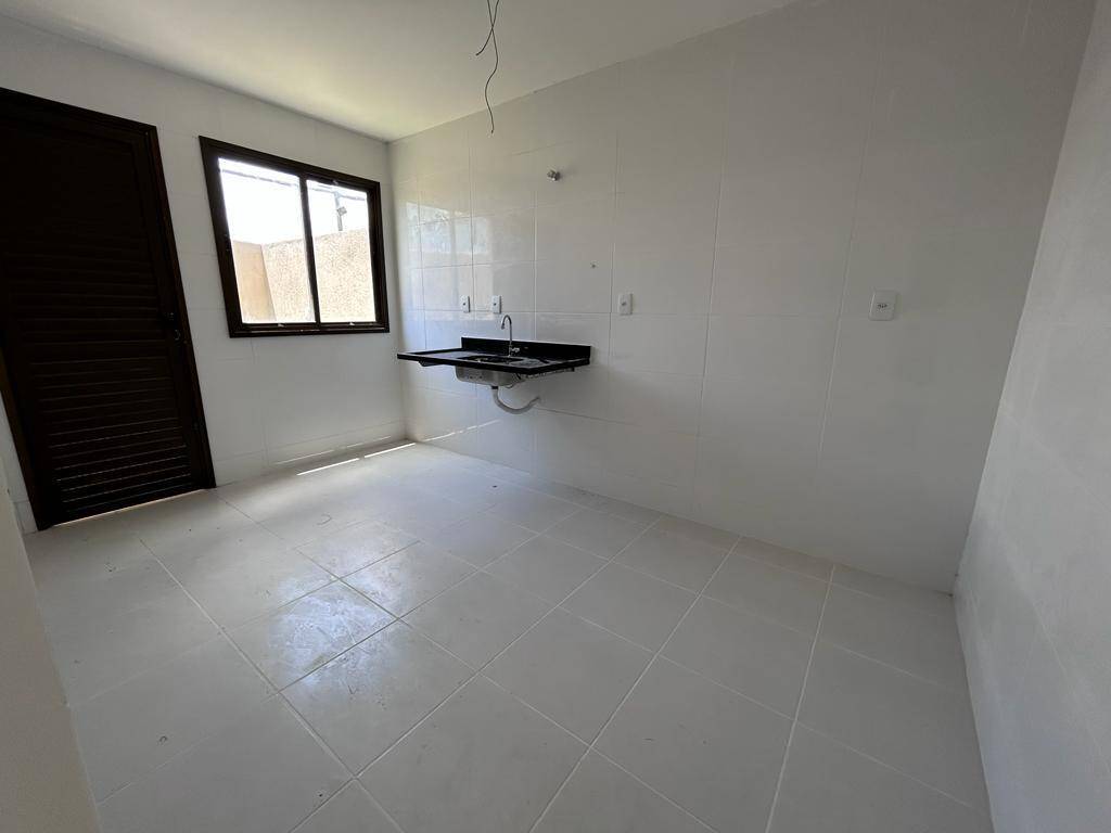 Casa à venda com 4 quartos, 110m² - Foto 11