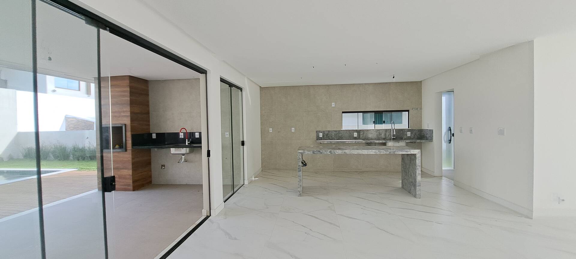 Casa à venda com 4 quartos, 340m² - Foto 17