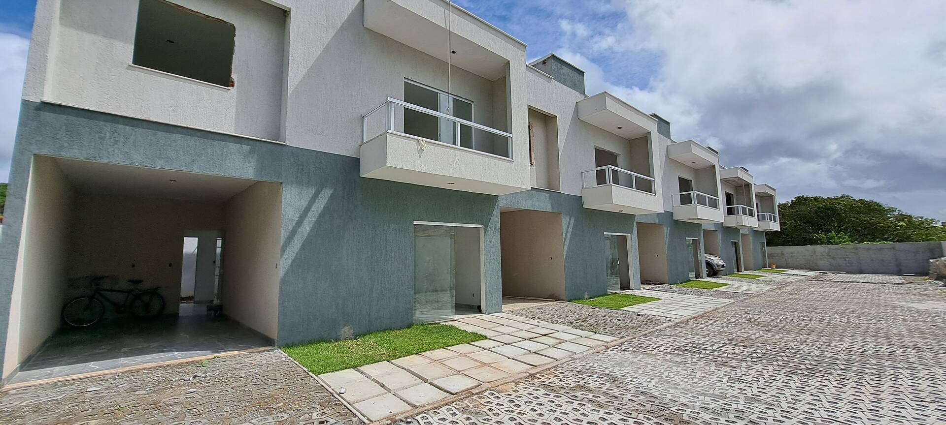 Casa à venda com 3 quartos, 120m² - Foto 1