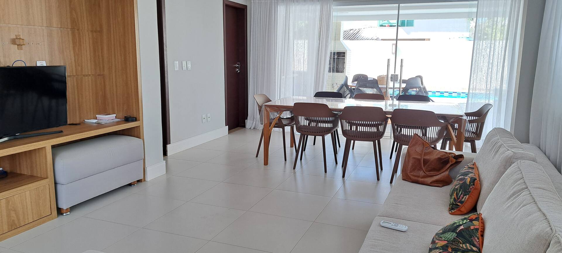 Casa para alugar com 5 quartos, 240m² - Foto 3