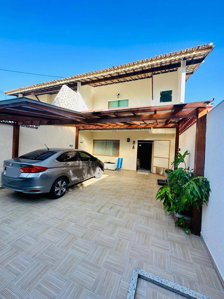 Casa à venda com 4 quartos, 117m² - Foto 1