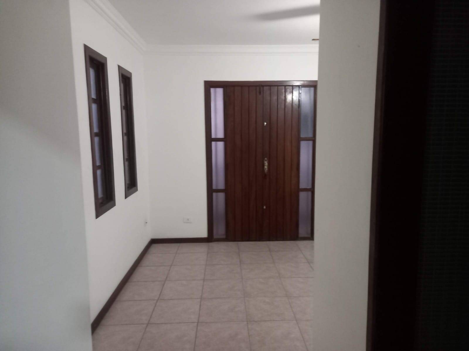 Casa para alugar com 4 quartos, 300m² - Foto 8