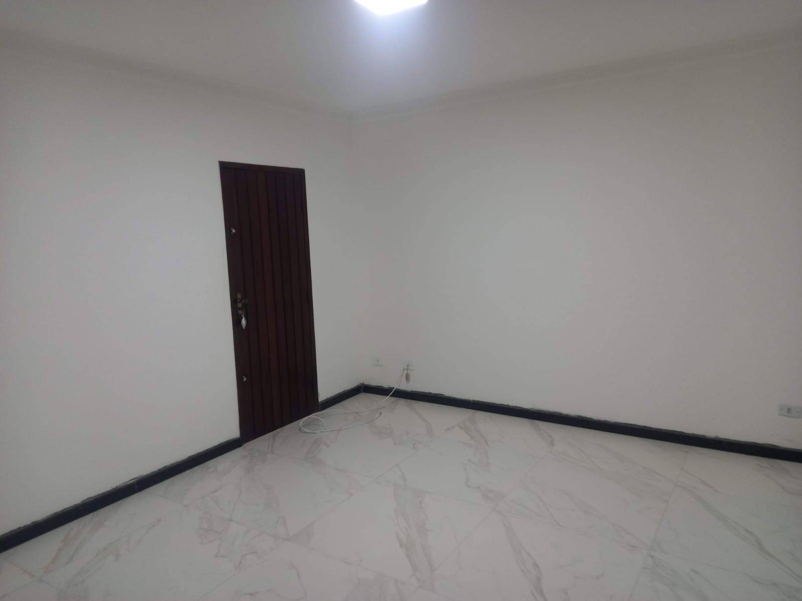 Casa para alugar com 4 quartos, 300m² - Foto 22