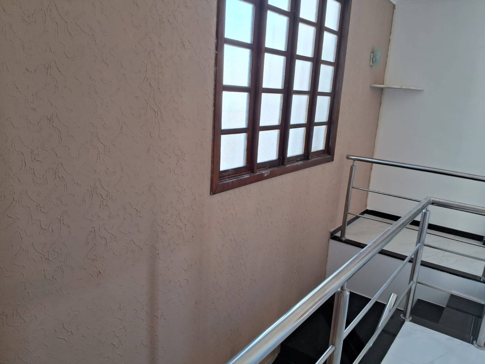 Casa para alugar com 4 quartos, 300m² - Foto 17