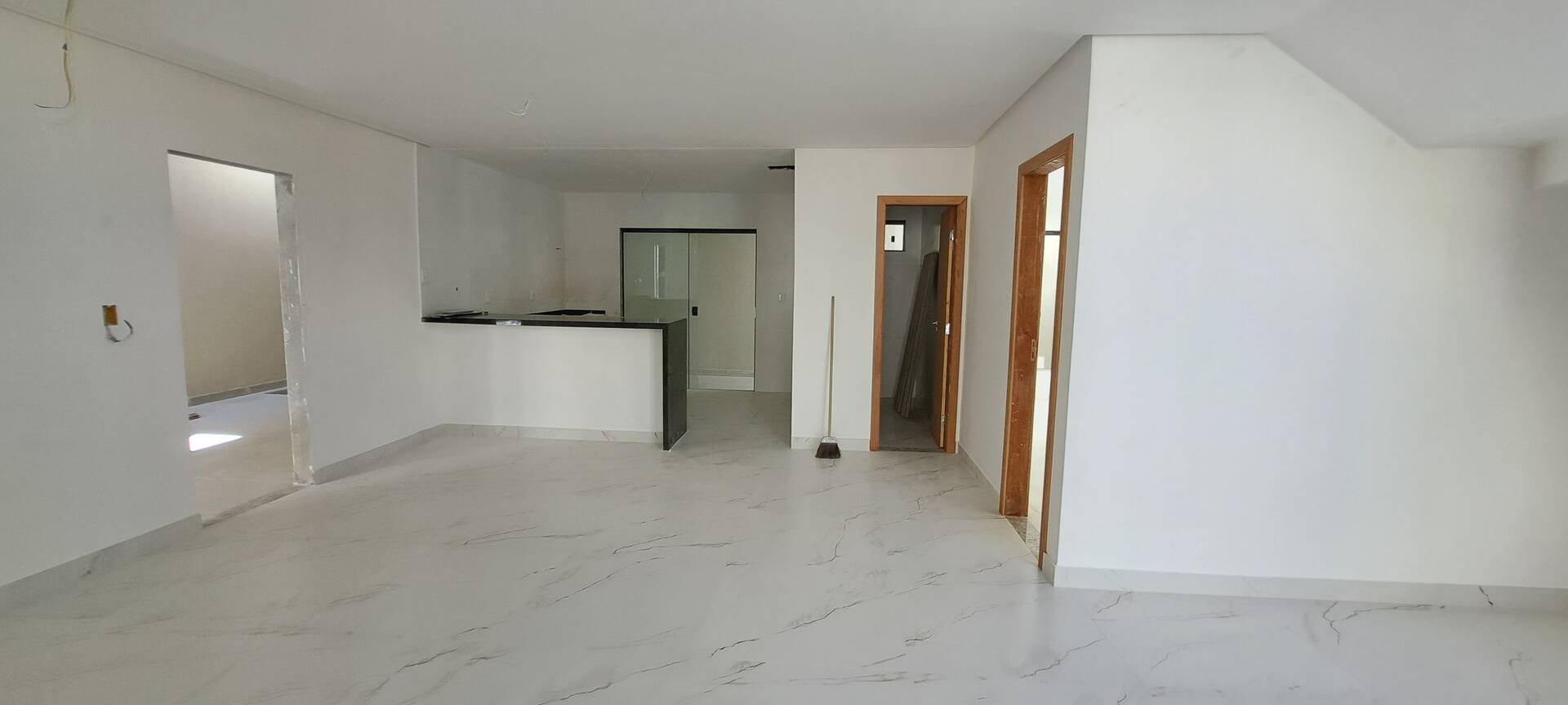 Casa à venda com 4 quartos, 180m² - Foto 4