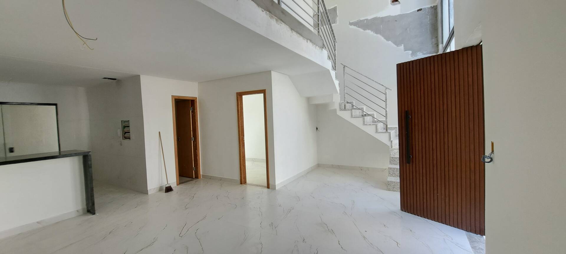 Casa à venda com 4 quartos, 180m² - Foto 3