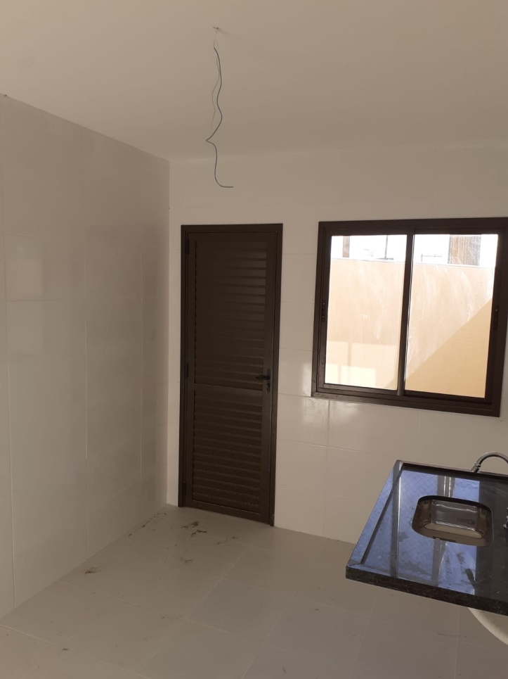 Casa à venda com 4 quartos, 110m² - Foto 4